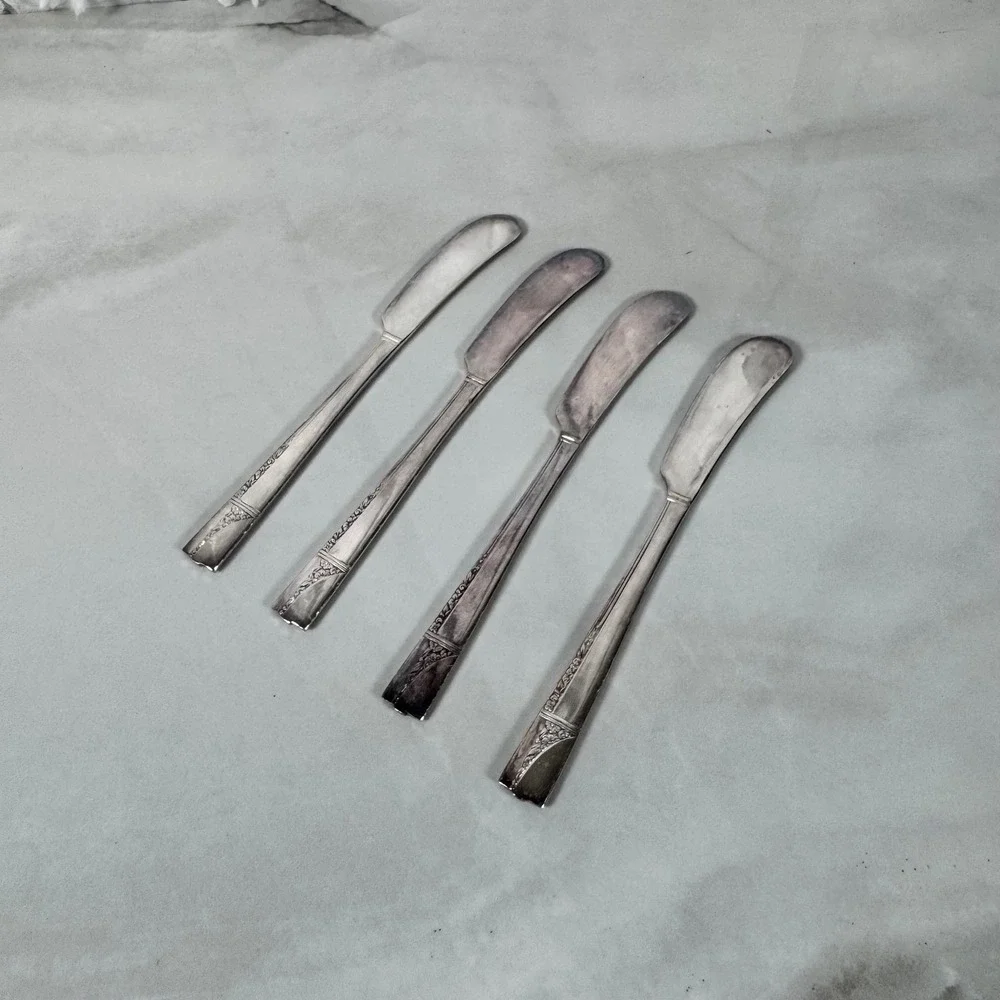 Set of 4 Oneida Nobility Plate Silver Plated Butter Spreader Knife Caprice Lot 2